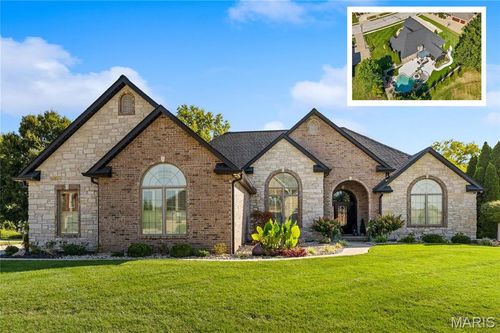 348 Forest Oaks Dr, Caseyville, IL, 62232-2820 | Card Image