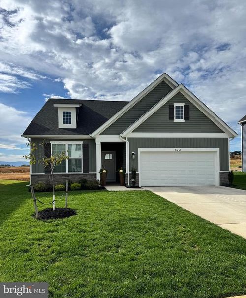 372 Atkinson St, SHENANDOAH JUNCTION, WV, 25442-4775 | Card Image