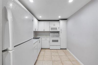 12-3D - 4354 Nw 9th Ave, Condo with 2 bedrooms, 2 bathrooms and null parking in Deerfield Beach FL | Image 3