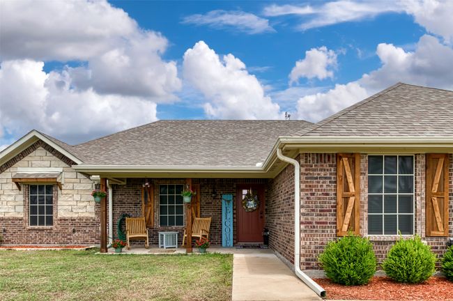220 Hidden Meadow Trl, House other with 3 bedrooms, 2 bathrooms and null parking in Leonard TX | Image 4
