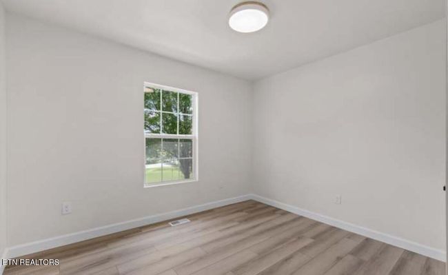 2021 3 Rd Rd, House other with 3 bedrooms, 2 bathrooms and null parking in Knoxville TN | Image 9