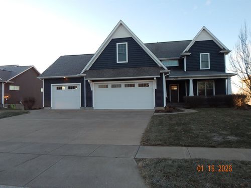 3535 Cobblestone Dr, Bettendorf, IA, 52722-8519 | Card Image