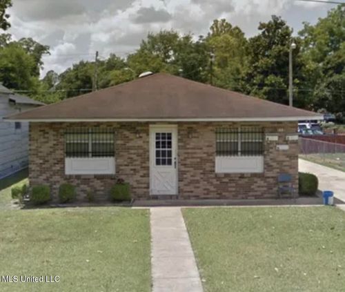 715 Central St, Belzoni, MS, 39038-3340 | Card Image