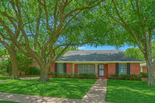 6729 Ravendale Ln, Dallas, TX, 75214-2512 | Card Image