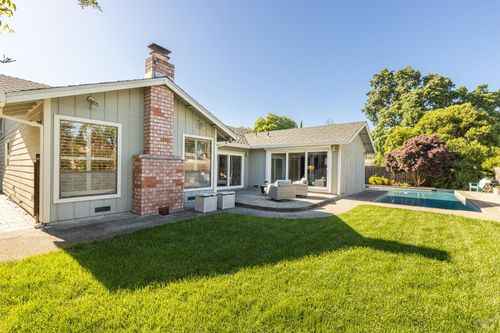 15 Lemon Court, Napa, CA, 94558 | Card Image
