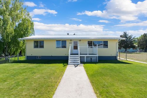 1005 Clark St, Deer Lodge, MT, 59722-1533 | Card Image