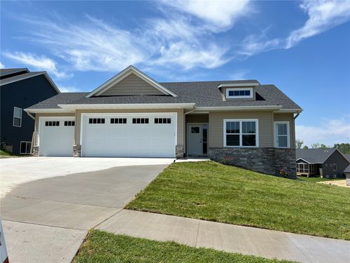 805 Yorkshire St, North Liberty, IA, 52317-4902 | Card Image