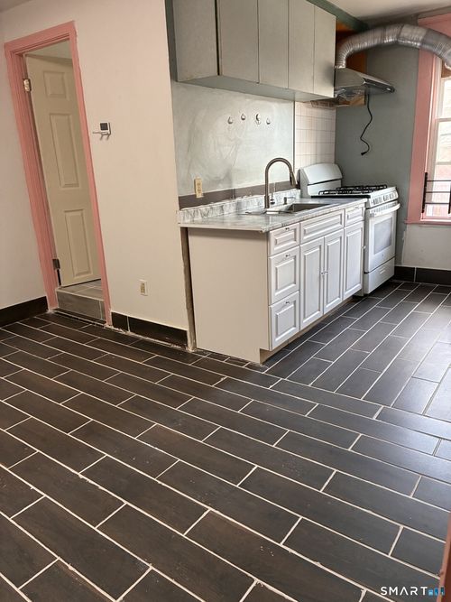 b-440 Main St, Winsted, CT, 06098-1528 | Card Image