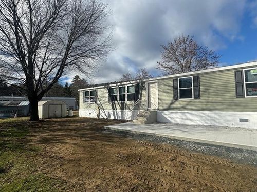 35 Family Circle, Hartland, VT, 05048 | Card Image