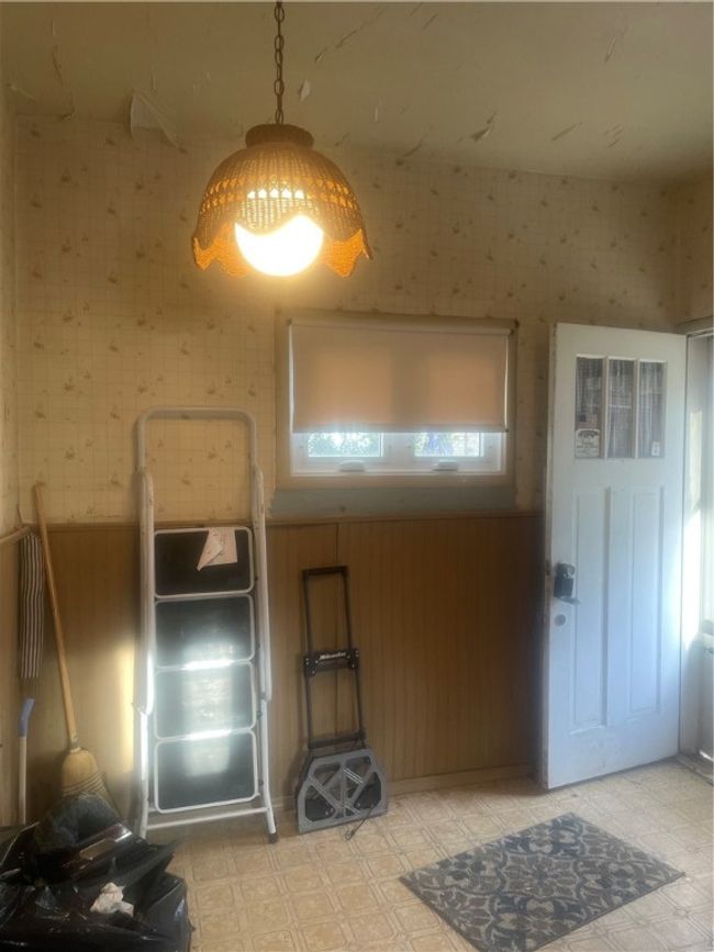 135 Custer Ave, House other with 3 bedrooms, 1 bathrooms and 3 parking in Vandergrift PA | Image 11