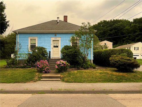 66 Sherry Ave, Bristol, RI, 02809-2524 | Card Image