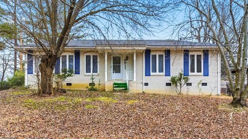 3011 Royalton Dr, Greensboro, NC, 27406-6225 | Card Image