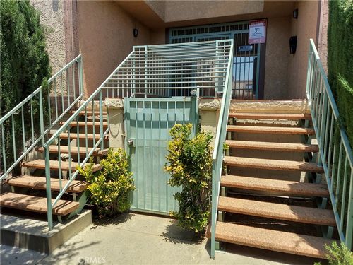 18-15527 Parthenia St, North Hills, CA, 91343-5502 | Card Image