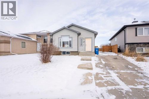 619 Aberdeen Cres W, Lethbridge, AB, T1J5A9 | Card Image