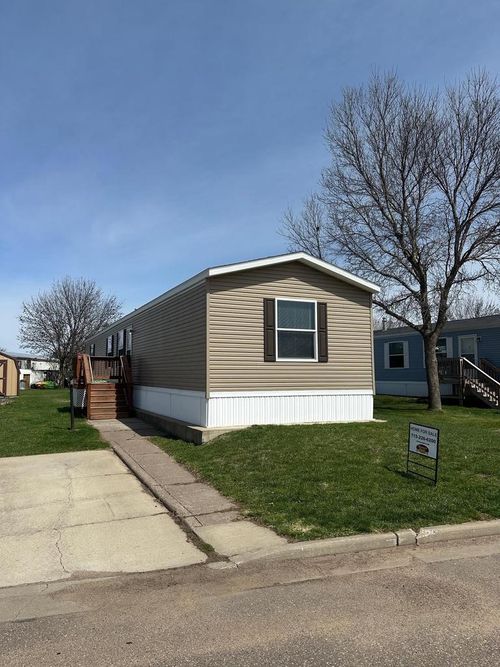 22-3003 Wilson St Ne, Menomonie, WI, 54751-1054 | Card Image