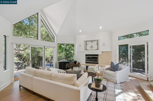 11 Redwood Cir, Lafayette, CA, 94549-2414 | Card Image