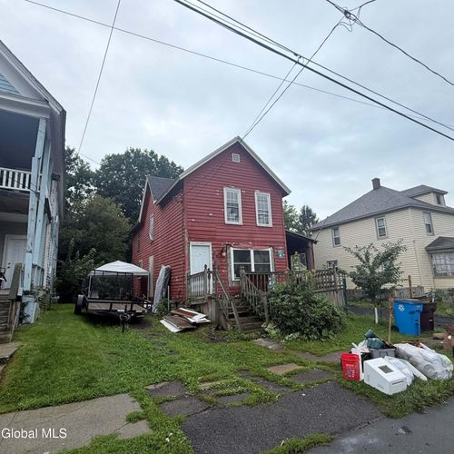 18 Walnut St, Gloversville, NY, 12078-1736 | Card Image