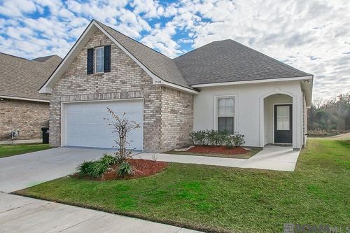 7126 Kenilworth Crossing Ave, Baton Rouge, LA, 70820-8776 | Card Image