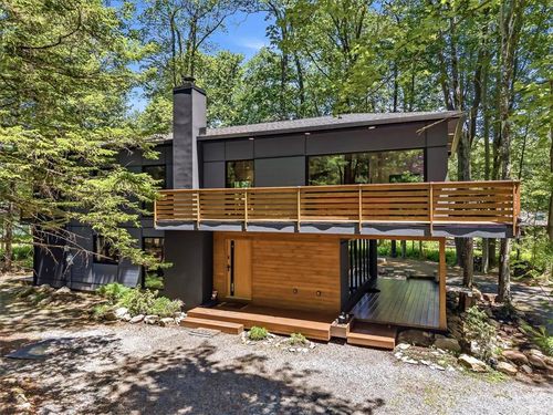 1142 Oakland Pl, Pocono Pines, PA, 18350 | Card Image