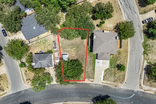 5706 Spring Meadow Rd, Austin, TX, 78744-3037 | Card Image
