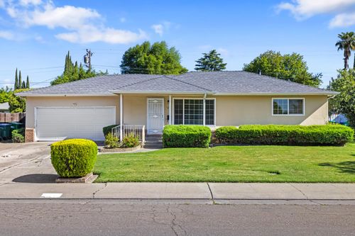 121 W Benjamin Holt Dr, Stockton, CA, 95207-2810 | Card Image