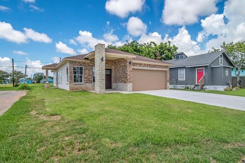 1107 W 2nd St, Freeport, TX, 77541-5227 | Card Image
