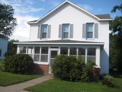 137 N Wacouta Ave, Prairie Du Chien, WI, 53821-1522 | Card Image