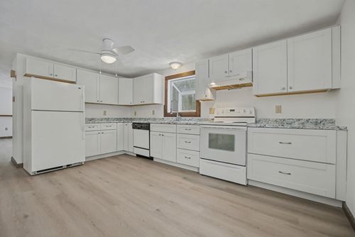 21 Country Rd, East Hampstead, NH, 03826-2419 | Card Image