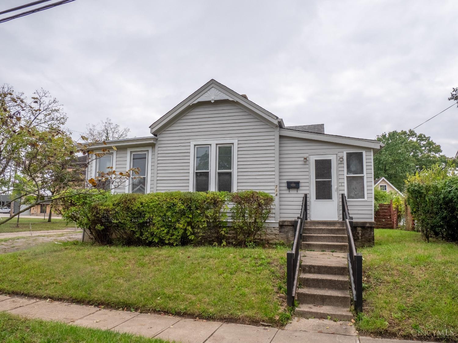 Oak Ave, Cincinnati, OH 45215