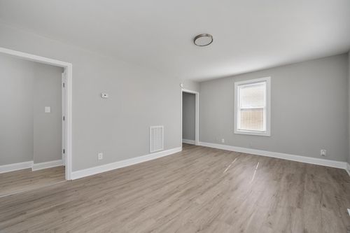 1024 Richard St, Springfield, TN, 37172-2720 | Card Image