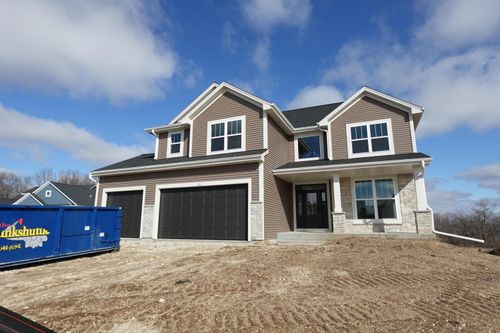 511 Woodside Ct, West Bend, WI, 53095-1214 | Card Image