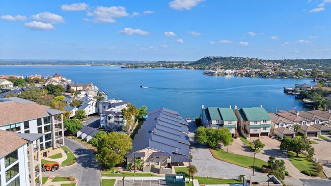 104 Cove E, Condo with 3 bedrooms, 2 bathrooms and null parking in Horseshoe Bay TX | Image 26