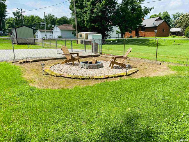 245 W Mcclernand Ave, House other with 5 bedrooms, 2 bathrooms and null parking in Shawneetown IL | Image 6
