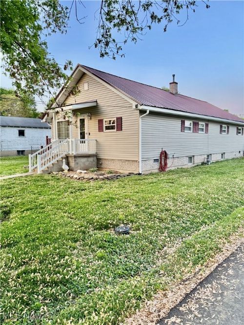 235 Greenwood St, Newport, OH, 45768-5284 | Card Image