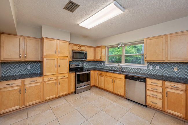 12-web-or-mls-11-birch-ave | Image 13