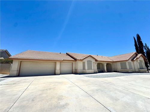 12789 Yorkshire Dr, Apple Valley, CA, 92308-6713 | Card Image