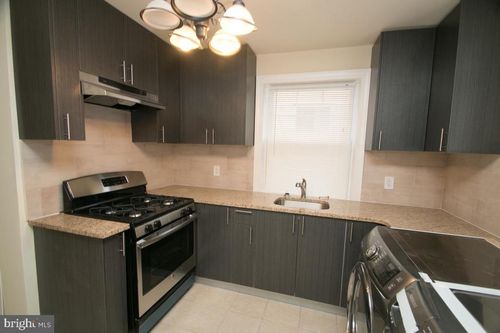 fl-3rd-606 Reed St, PHILADELPHIA, PA, 19147-5812 | Card Image