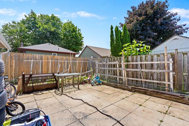 8 Lily St, House other with 4 bedrooms, 2 bathrooms and 3 parking in Saint Catharines ON | Image 16