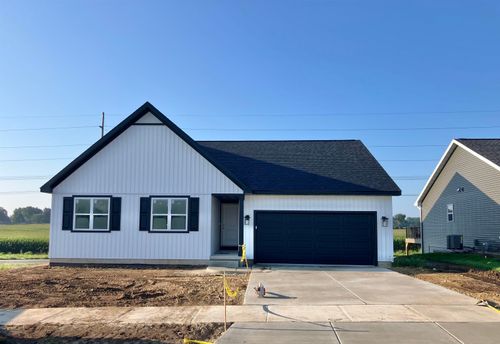 30-325 Dahlia Dr, Stoughton, WI, 53589-8905 | Card Image