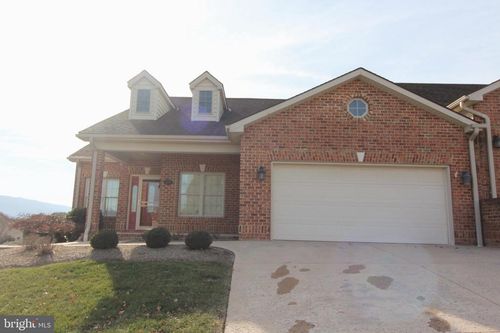 207 Donna Dr, WOODSTOCK, VA, 22664-1147 | Card Image