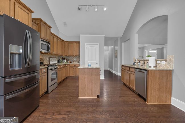 215 Savannah Dr, House other with 3 bedrooms, 3 bathrooms and null parking in Senoia GA | Image 10