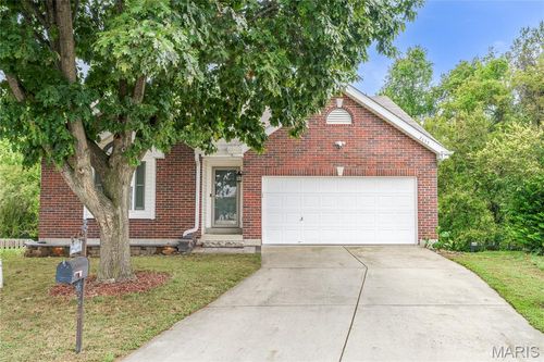 2655 Brookmeadow Dr, Belleville, IL, 62221-7129 | Card Image