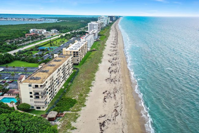 APT-405 - 10310 S Ocean Dr, Condo with 2 bedrooms, 2 bathrooms and null parking in Jensen Beach FL | Image 10