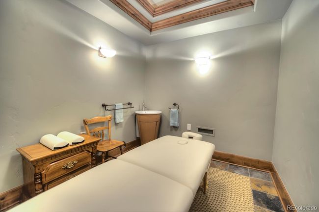Downstairs Massage Room | Image 31