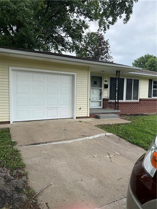 3115 Doniphan Ave, Saint Joseph, MO, 64507-1801 | Card Image