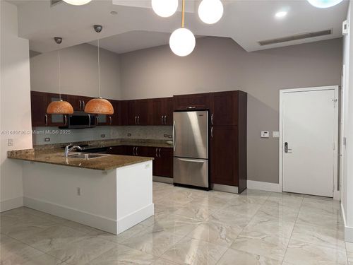 apt-104-20000 E Country Club Dr, Aventura, FL, 33180-3004 | Card Image