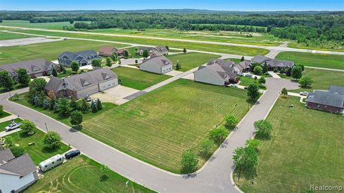 15051 Poberezny Ct, Linden, MI, 48451-9161 | Card Image