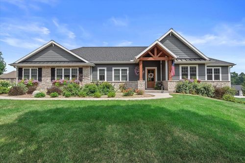 W126N11812 Forest Hill Road, Germantown, WI, 53022 | Card Image