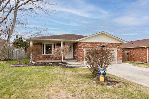 379 Sherwood Ave, Belmont, ON, N0L1B0 | Card Image