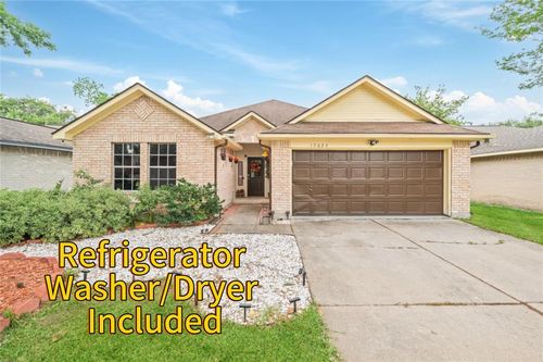 17023 Enchanted Cir W, Sugar Land, TX, 77498-4835 | Card Image